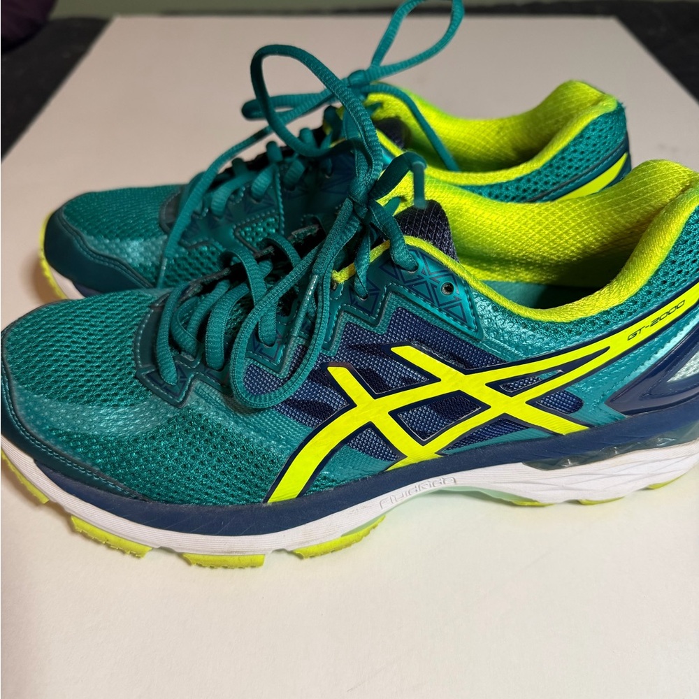 Women’s Asics Running Shoes Size 8.5